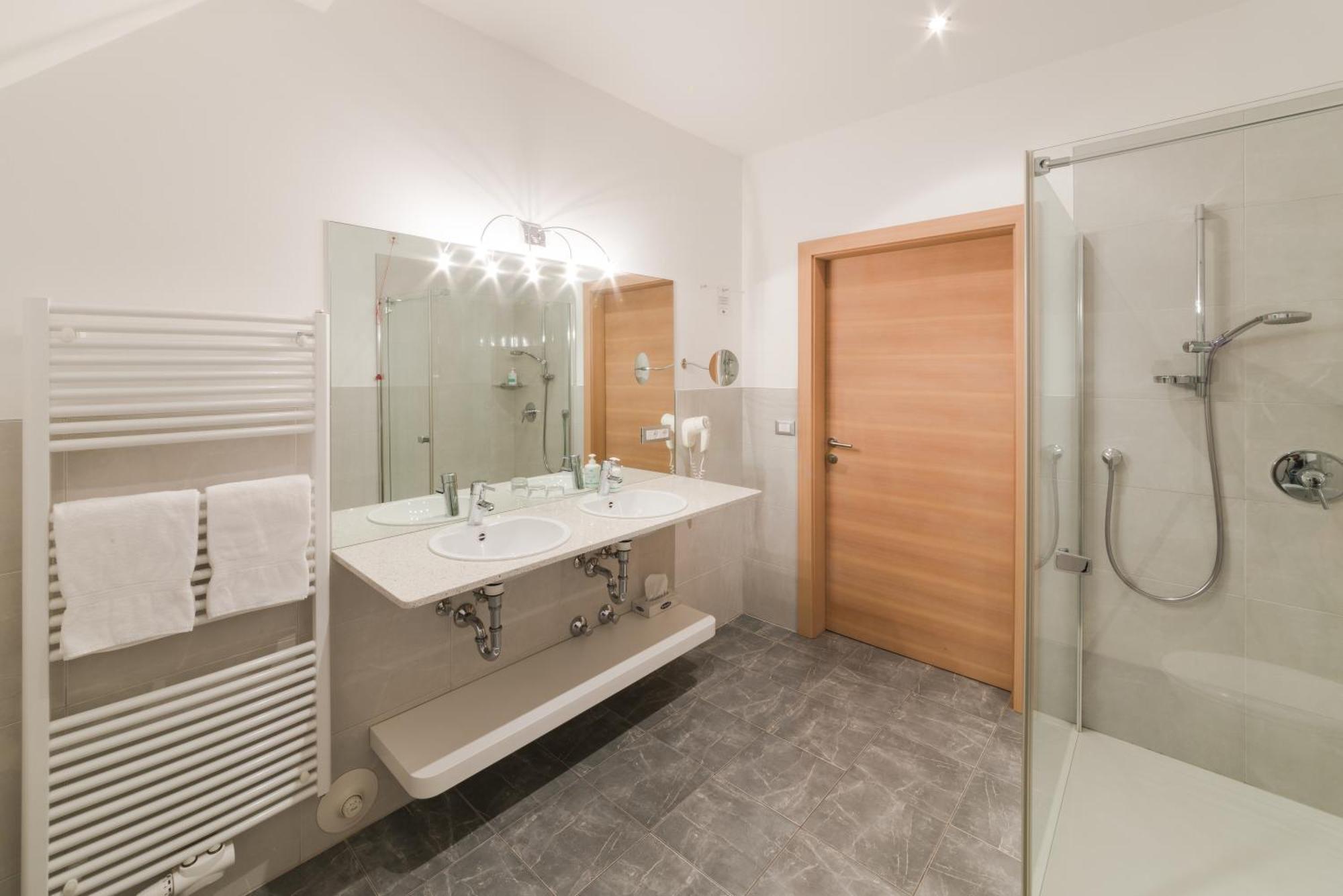 Hotel Wessobrunn Meran Zimmer foto